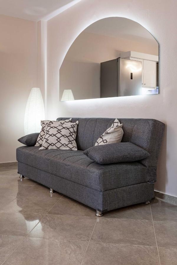 John Apartments Drepano  Bagian luar foto