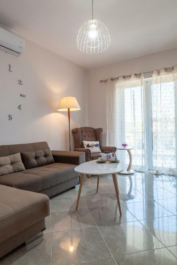 John Apartments Drepano  Bagian luar foto