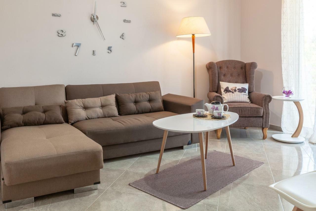 John Apartments Drepano  Bagian luar foto