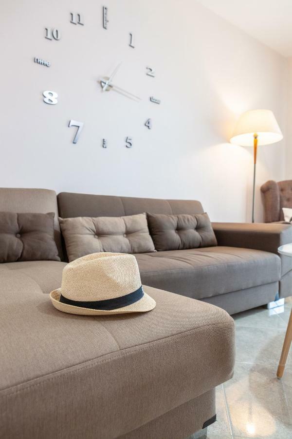 John Apartments Drepano  Bagian luar foto
